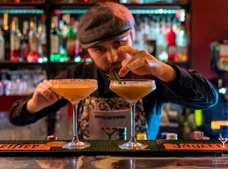 Wym&oacute;wka Cocktail Bar Gdynia